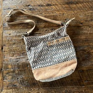 Myra crossbody bag